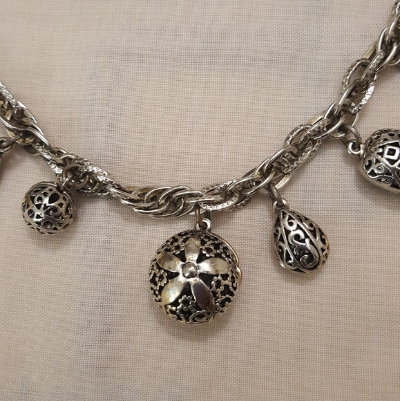 Vintage silver tone choker with charms filigrees - Picture 2 of 6